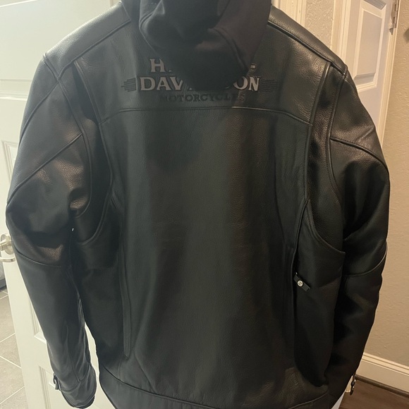 Men’s BNWT Harley-Davidson Black Leather motorcycle Jacket with hoodie - Picture 3 of 6